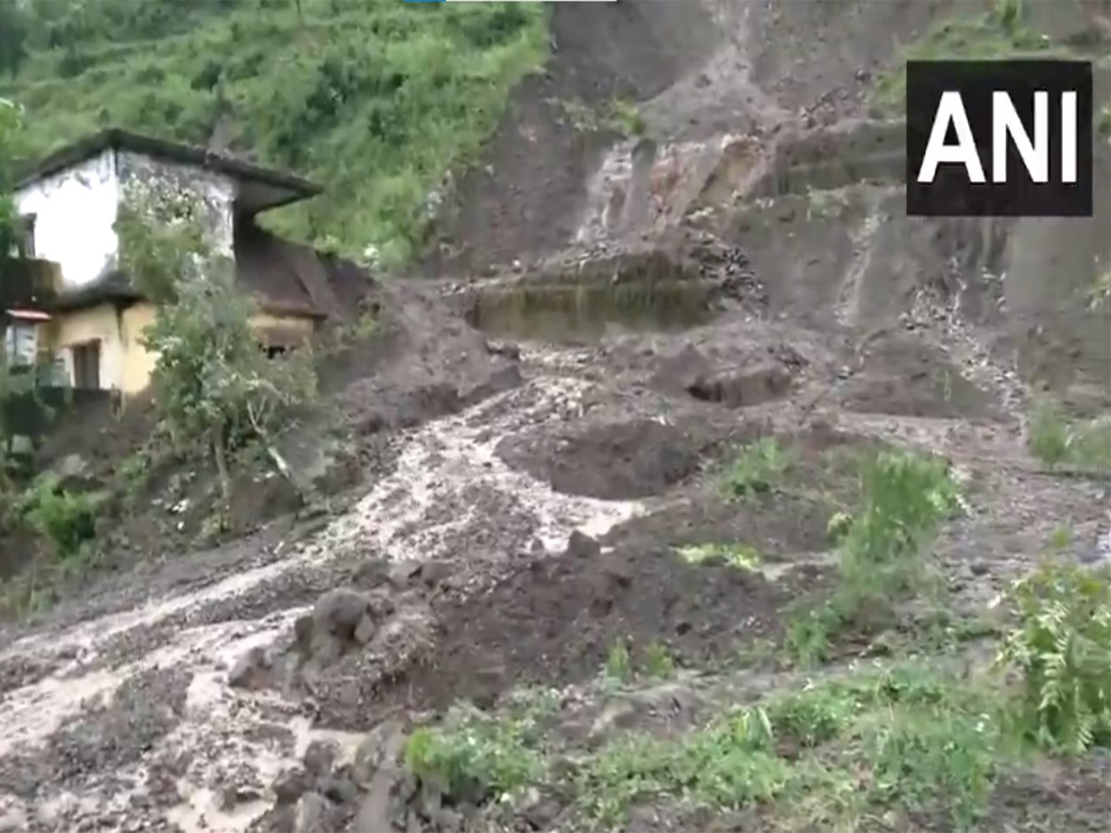 U'khand: 3 persons trapped under debris after heavy flooding in Dehradun's Sahastradhara