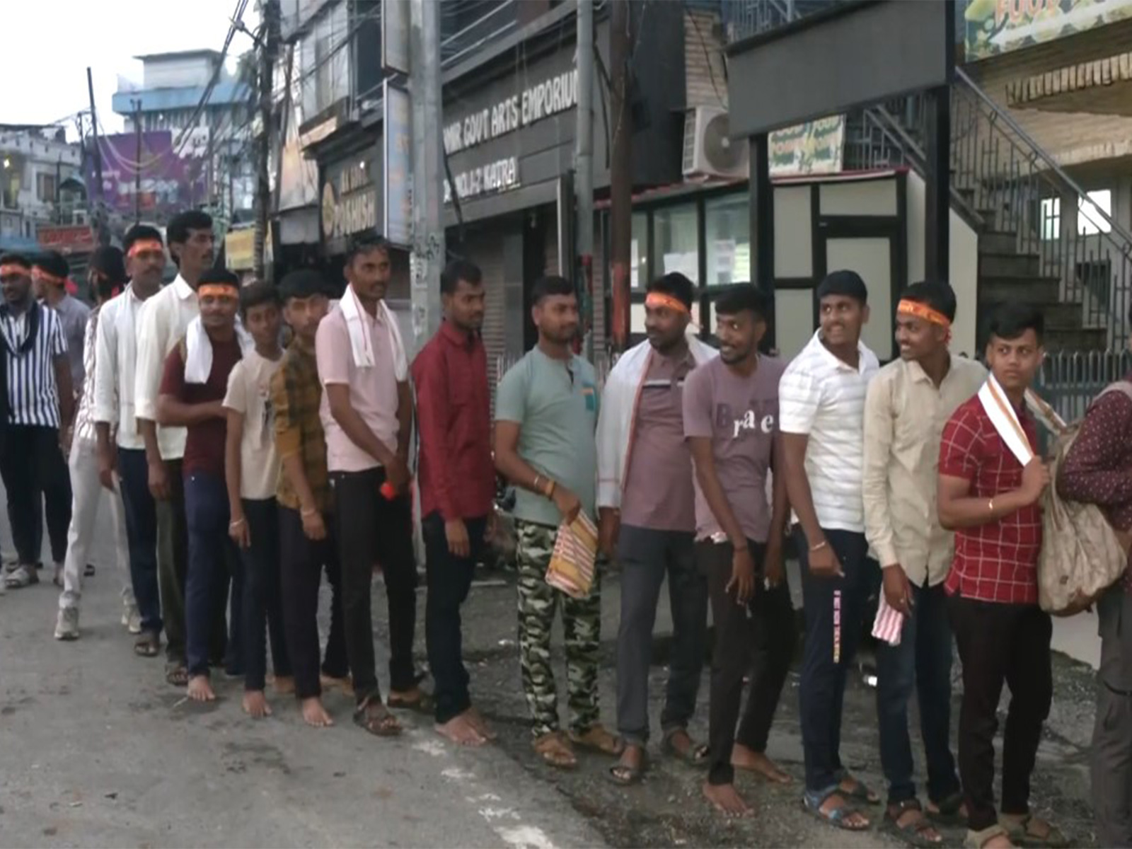 Pligrims in line for Vaishno Devi Yatra (Photo/ANI)