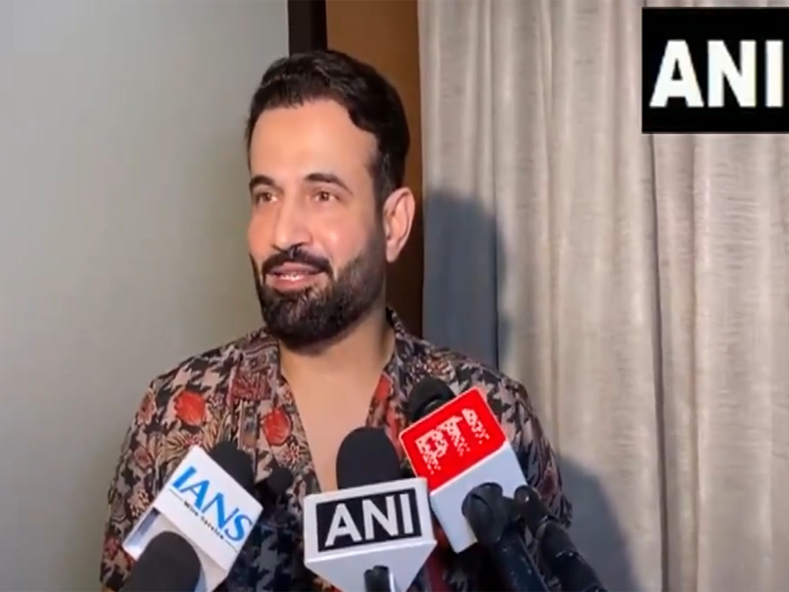 "Indian team, BCCI and Govt aligned, everything depends on situation": Irfan Pathan on Asia Cup handshake row