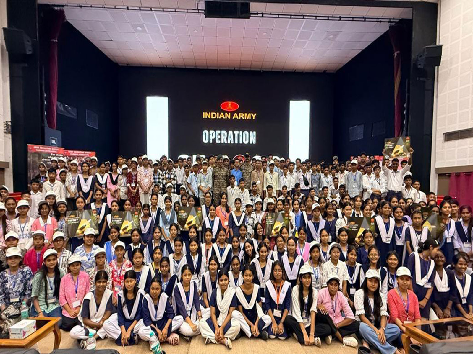 The Students and the Army officials at the event (Photo/ ANI)