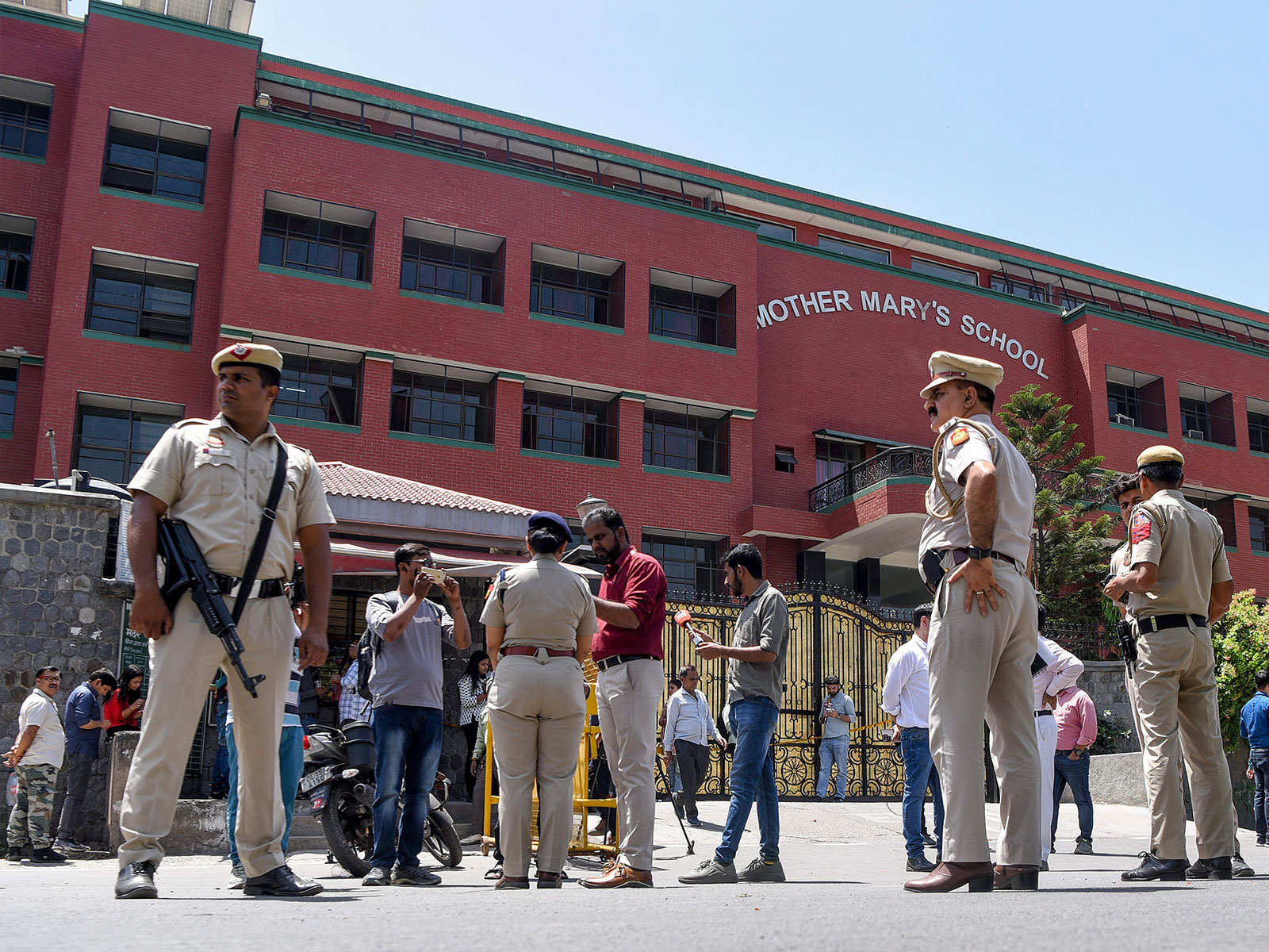 Multiple schools receive bomb threat calls in Delhi