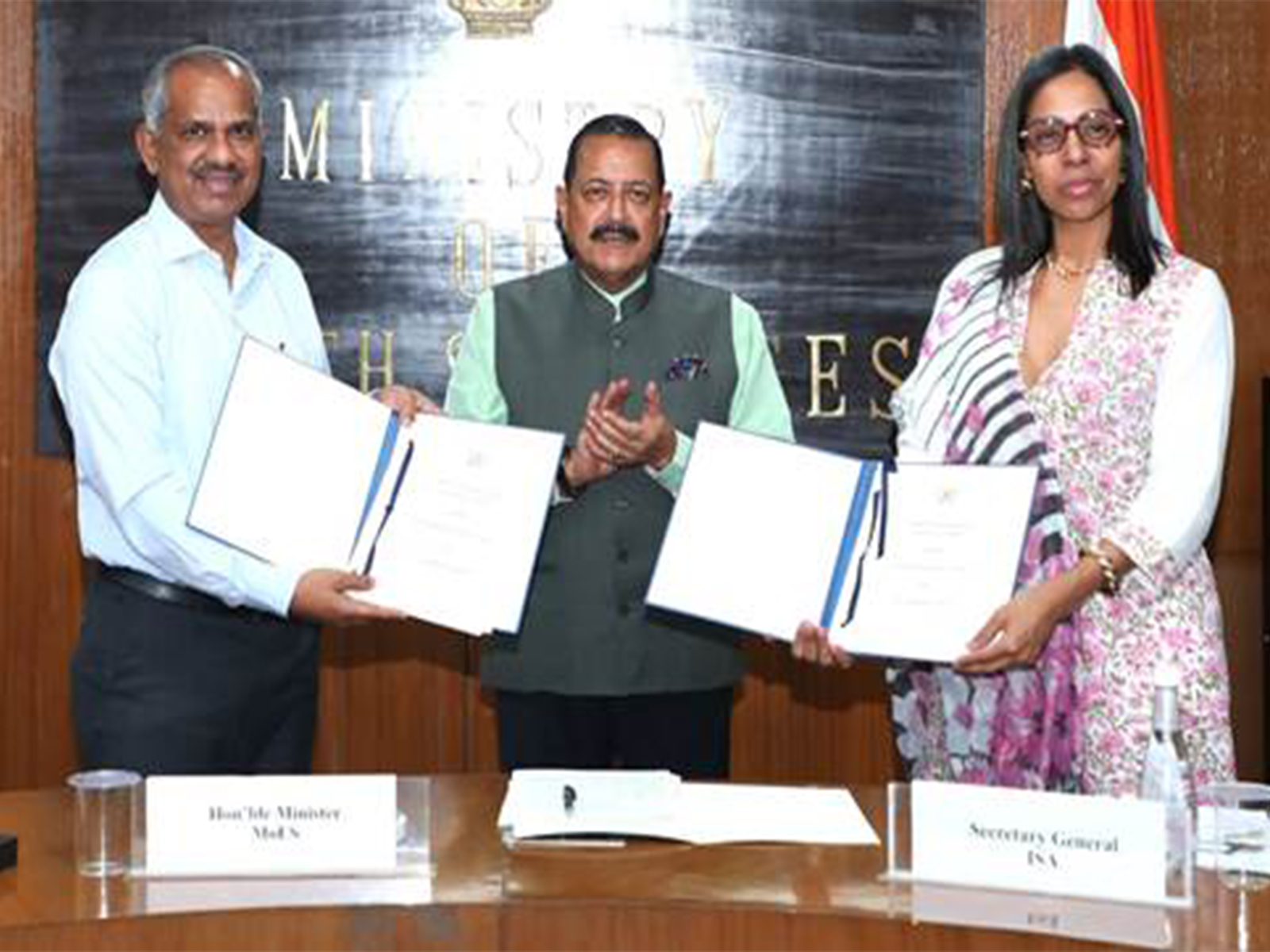 India secures exclusive rights for exploration of Polymetallic Sulphides in Carlsberg Ridge in Indian Ocean (Photo: PIB)