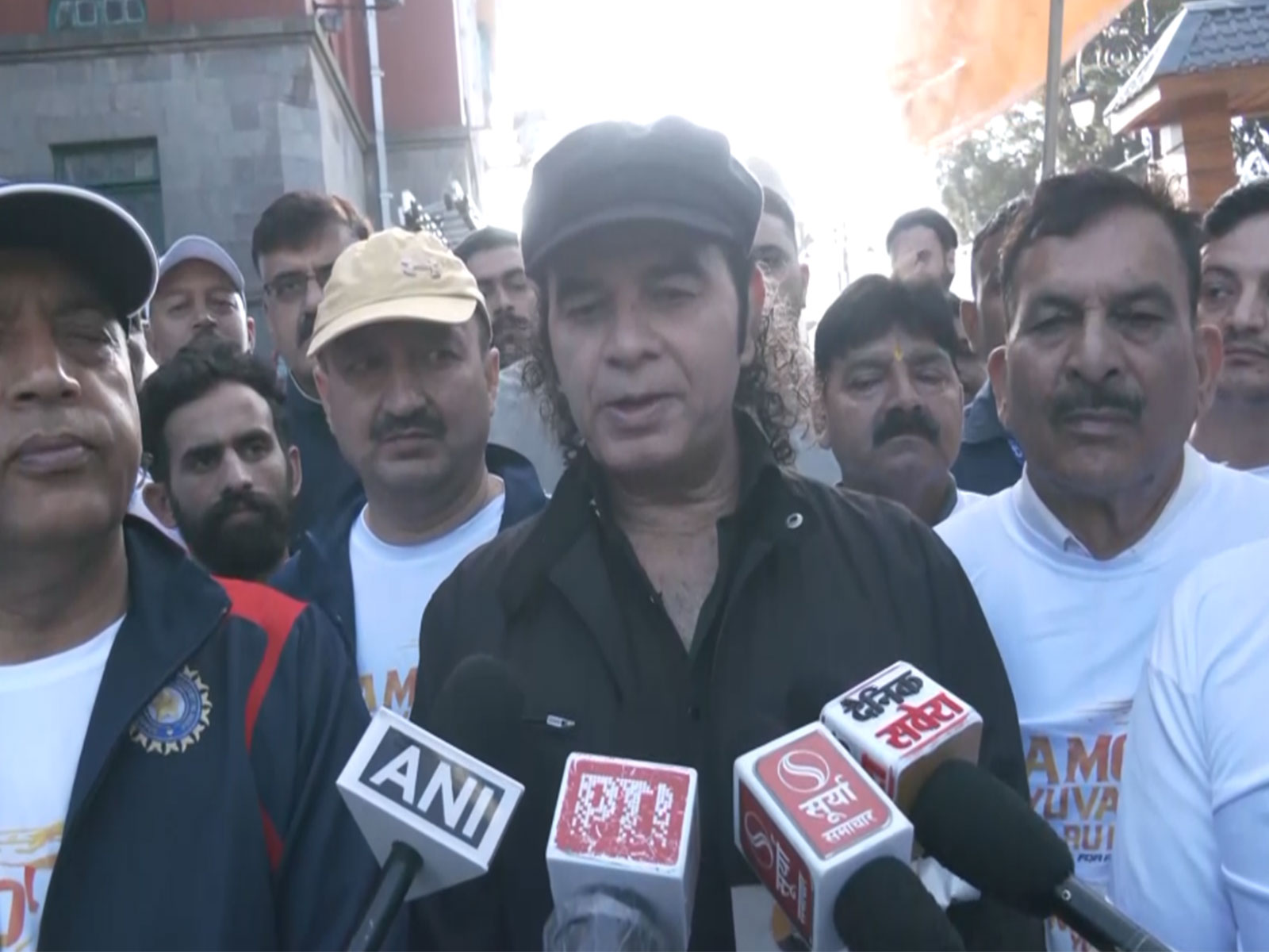 Former CM Jairam Thakur, singer Mohit Chauhan (Image source/ANI) 