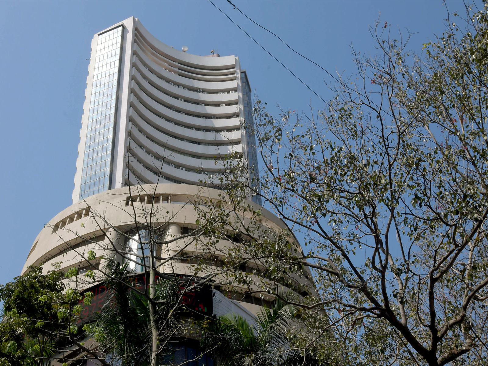 Nifty down, Sensex loses 300 points in opening, hiked charges for H-1B visa hit IT stocks