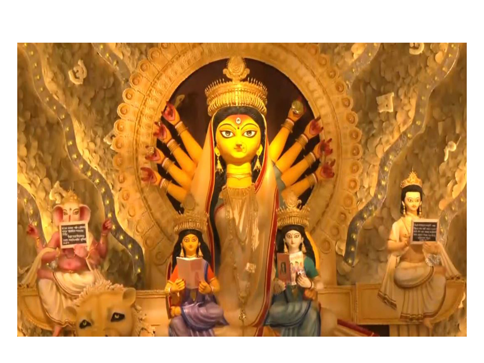 Kolkata Durga Puja pandal (Photo: ANI)
