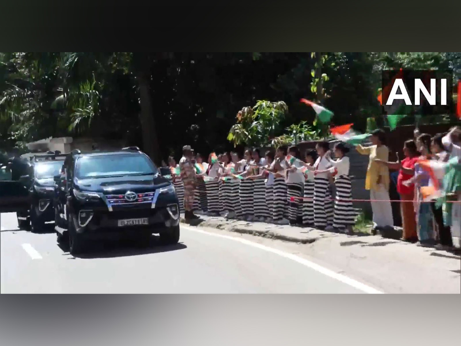 PM Modi holds roadshow in Itanagar, people enthusiastically welcome him
