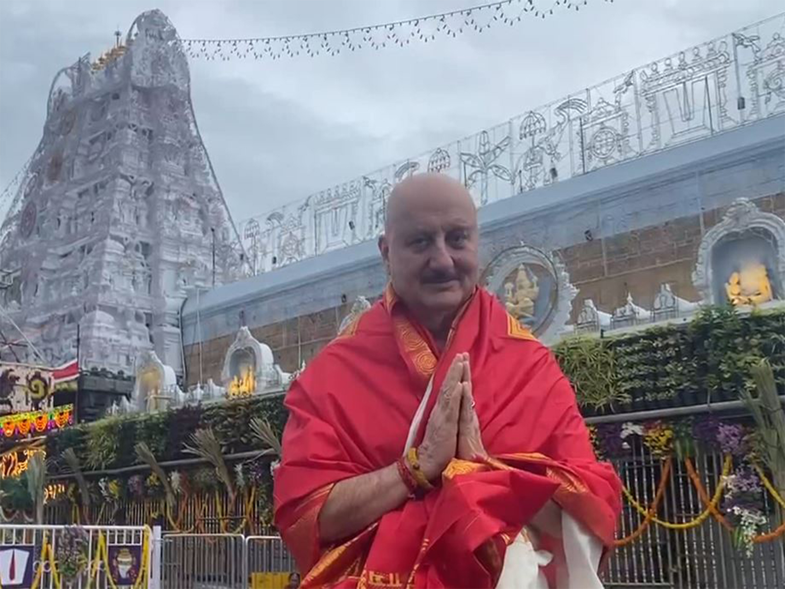Anupam Kher visits Tirumala temple to offer prayers to Lord Venkateswara on 'Tanvi the Great' re-release