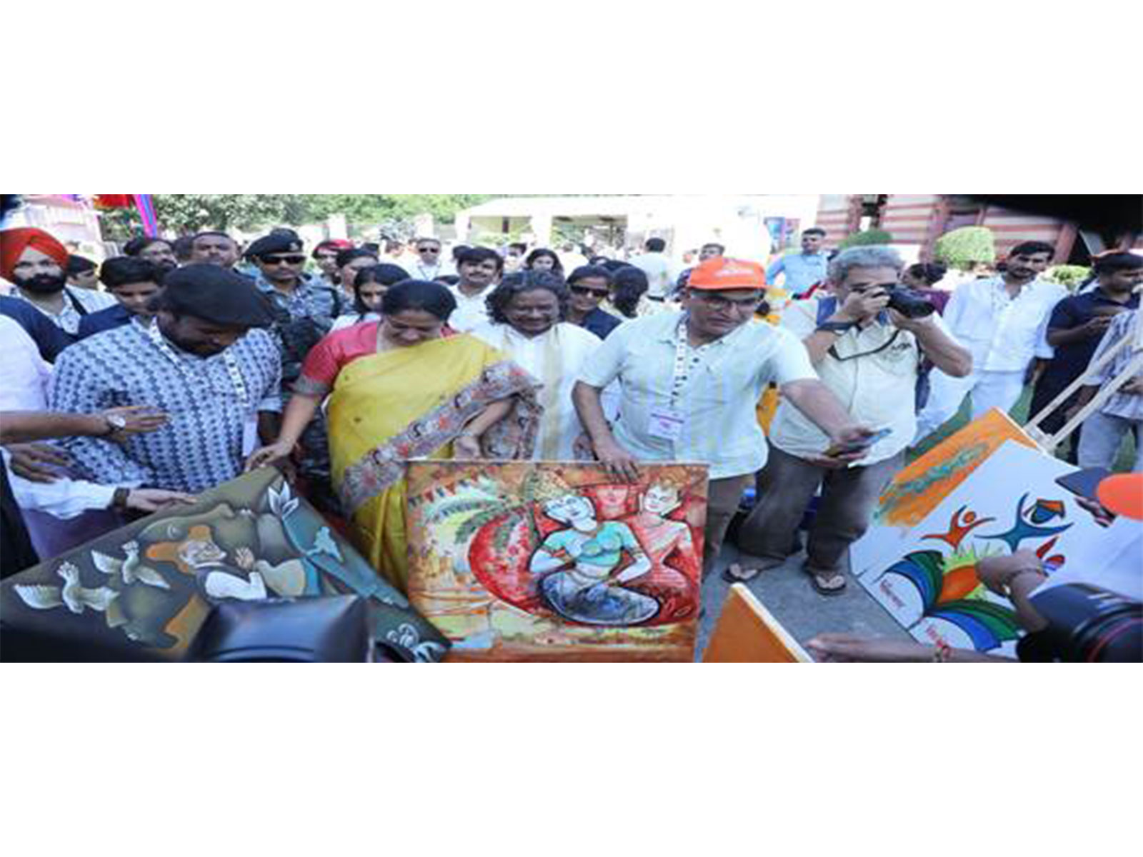 The largest art workshops of Sewa Parv 2025 was organized, with participation of more than 15 thousand students (Photo/PIB)