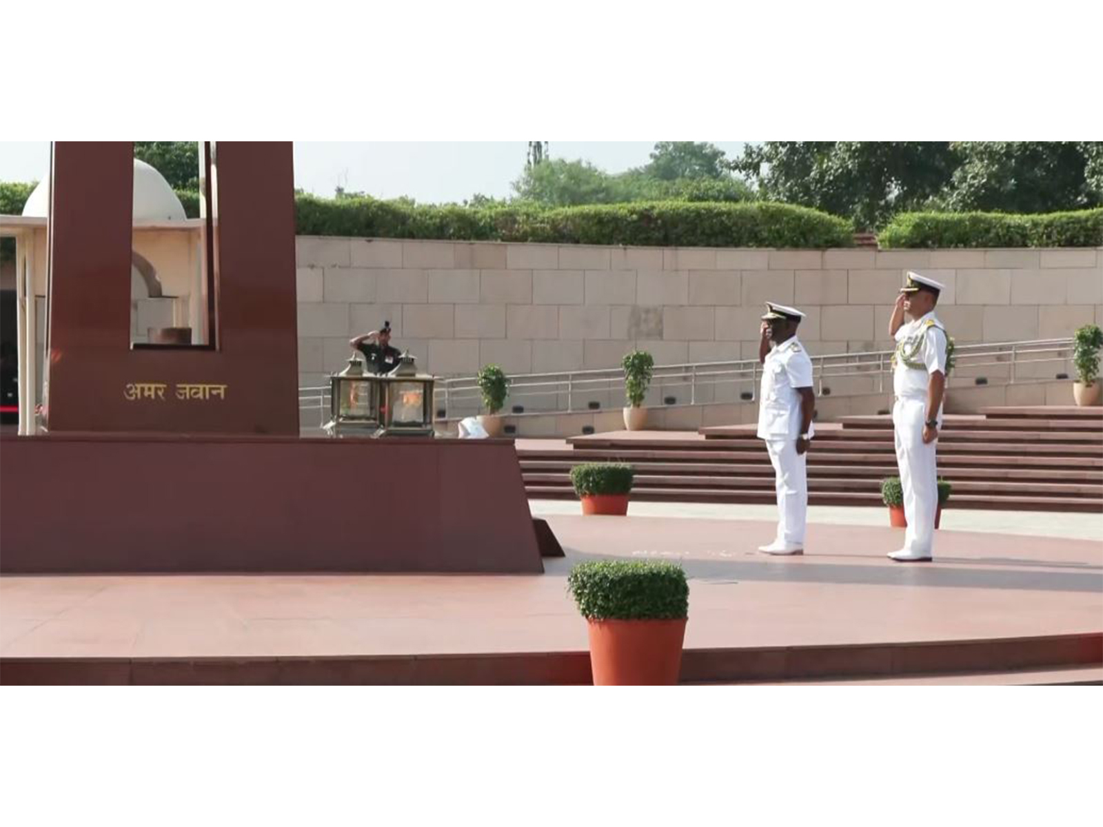 Kenya’s Navy Commander Major General Paul Owuor Otieno pays tributes at the National War Memorial  (Photo/ANI)